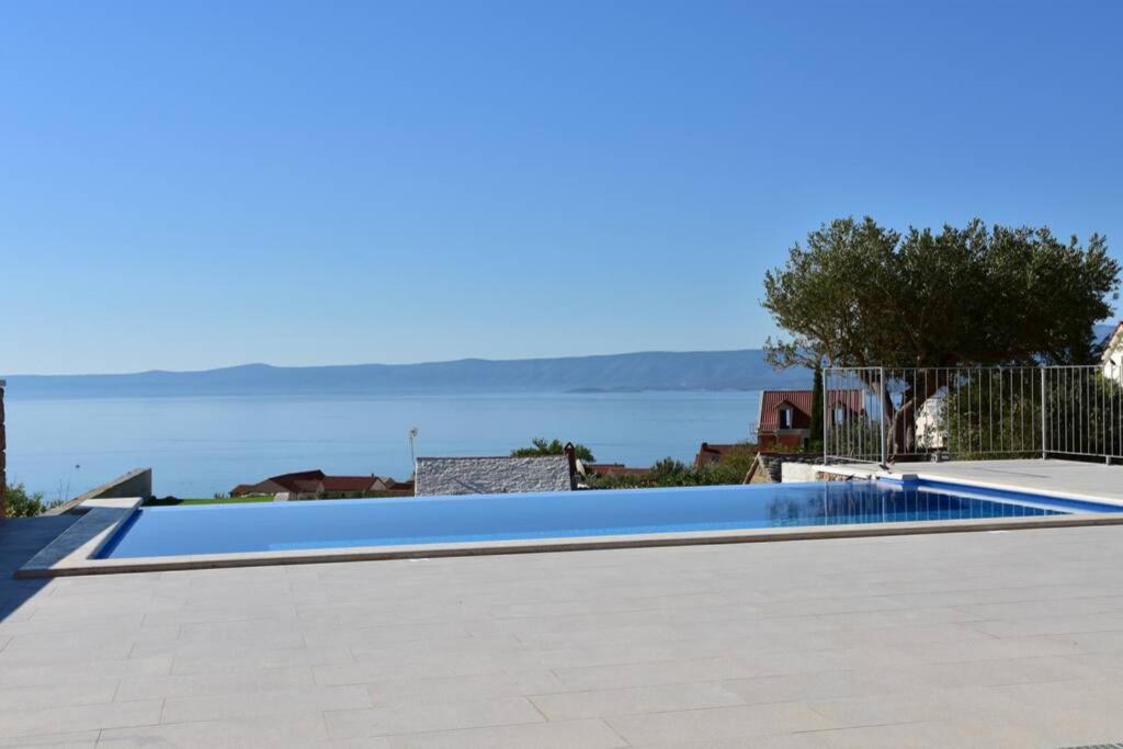 Villa Katarina - Infinity Pool With Amazing View Bol Bagian luar foto